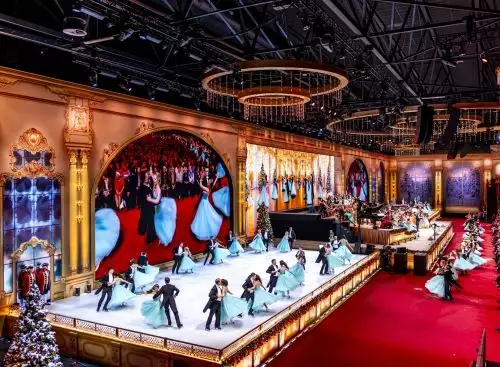 AndrC3A9Rieus2026ChristmasConcertLetItSnow_134368857896999198_big-cine_deskt.webp